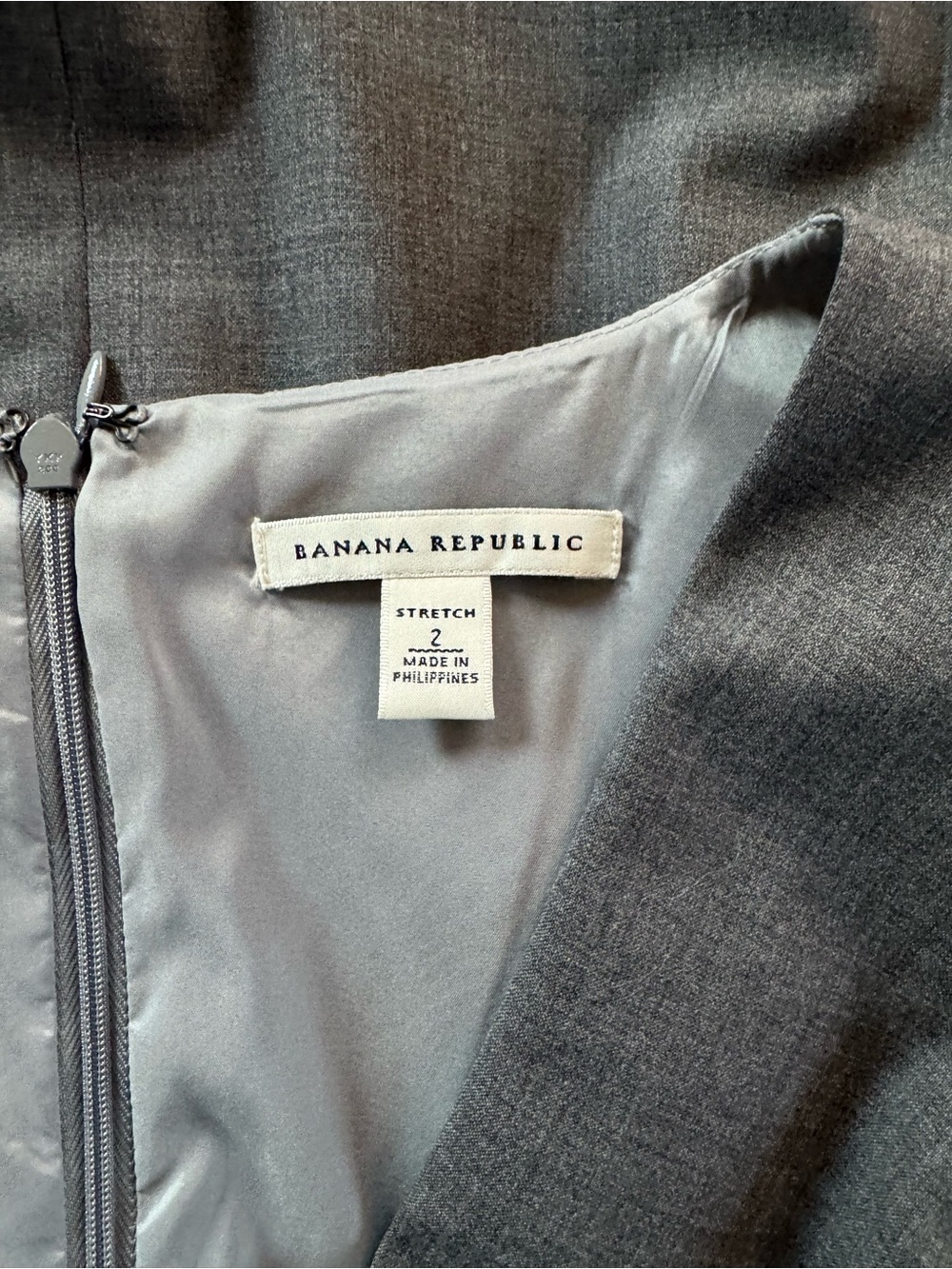 Banana Republic Size 2 Gray Wool Stretch Sheath Dress V-Neck Career Work - Picture 3 of 10